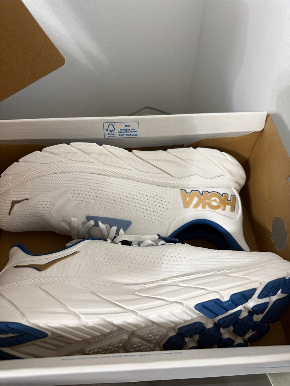 Hoka Arahi 7 Running Sneakers - Picture 7 of 7